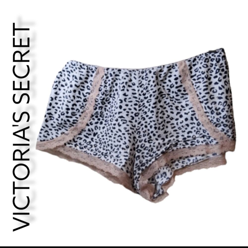 .Victoria's Secret Sleep Shorts Size M Black & White Leopard Print
